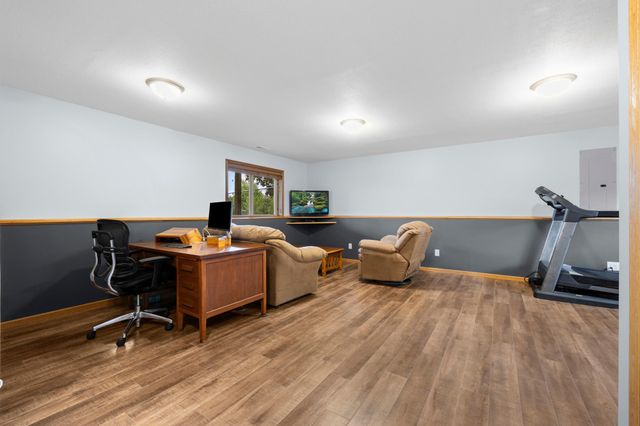 9430 Hale Avenue S, Cottage Grove, MN 55016