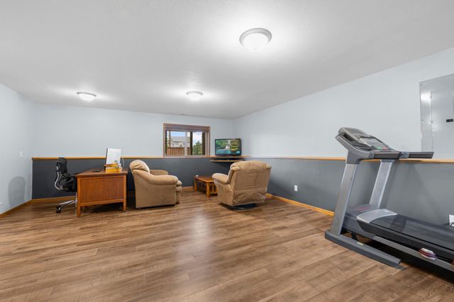 9430 Hale Avenue S, Cottage Grove, MN 55016
