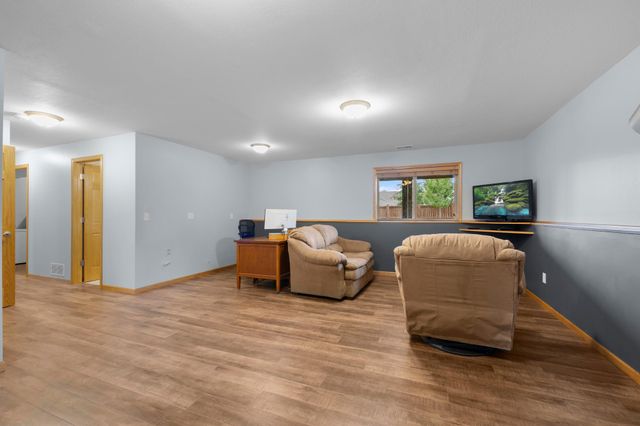 9430 Hale Avenue S, Cottage Grove, MN 55016
