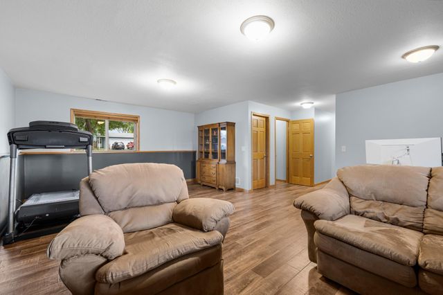 9430 Hale Avenue S, Cottage Grove, MN 55016