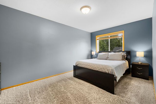 9430 Hale Avenue S, Cottage Grove, MN 55016