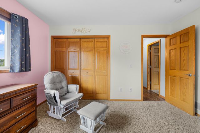 9430 Hale Avenue S, Cottage Grove, MN 55016