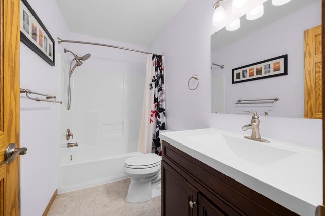 9430 Hale Avenue S, Cottage Grove, MN 55016