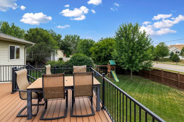 9430 Hale Avenue S, Cottage Grove, MN 55016