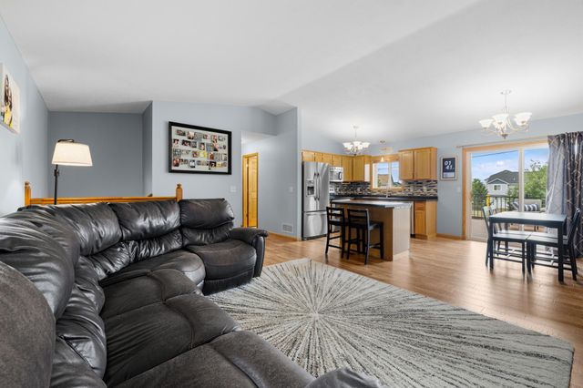 9430 Hale Avenue S, Cottage Grove, MN 55016