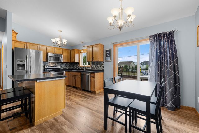 9430 Hale Avenue S, Cottage Grove, MN 55016