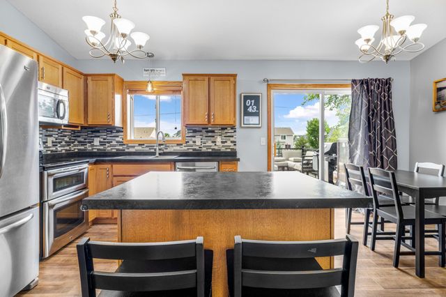 9430 Hale Avenue S, Cottage Grove, MN 55016