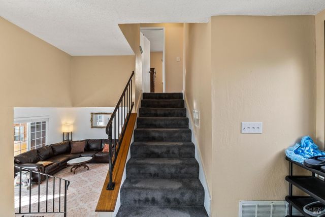 160 Bristol Dr, Vacaville, CA 95687