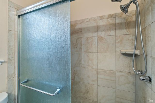 160 Bristol Dr, Vacaville, CA 95687