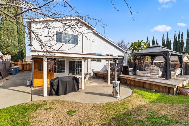 160 Bristol Dr, Vacaville, CA 95687