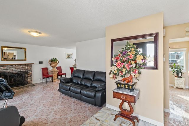 160 Bristol Dr, Vacaville, CA 95687