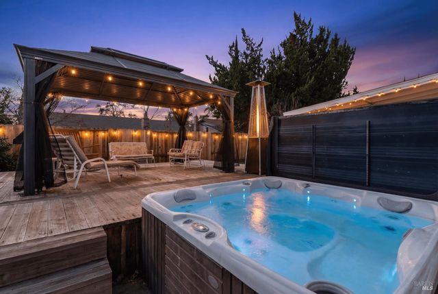 160 Bristol Dr, Vacaville, CA 95687