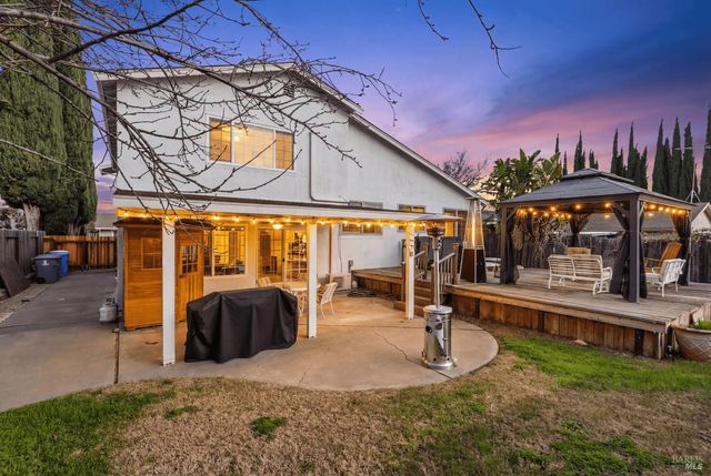 160 Bristol Dr, Vacaville, CA 95687