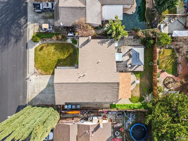 160 Bristol Dr, Vacaville, CA 95687