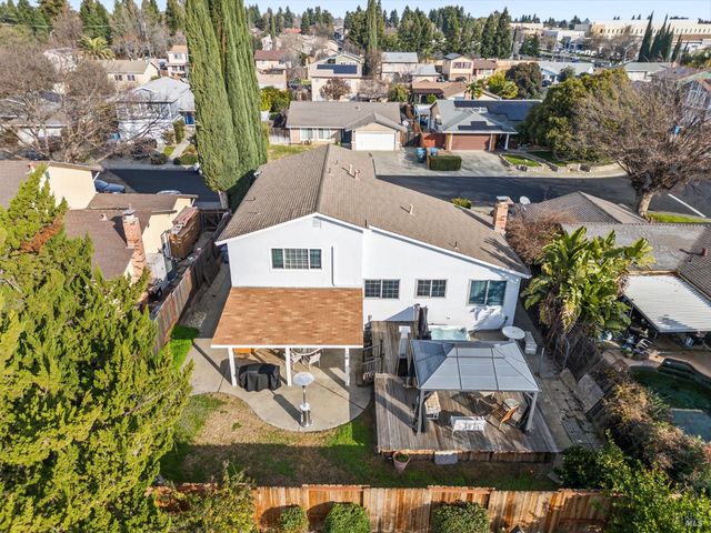 160 Bristol Dr, Vacaville, CA 95687