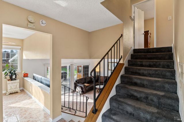 160 Bristol Dr, Vacaville, CA 95687