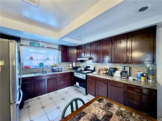 5654 Stansbury, Van Nuys, CA 91401