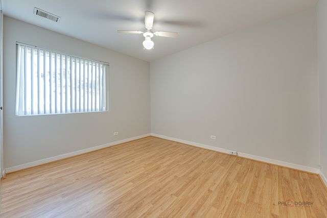 9 Oak Creek Drive 1903, Buffalo Grove, IL 60089