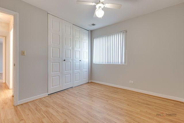 9 Oak Creek Drive 1903, Buffalo Grove, IL 60089