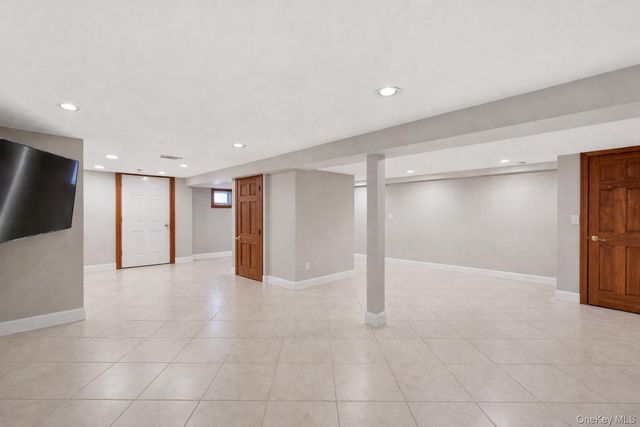 120 Willow Street, Massapequa Park, NY 11762