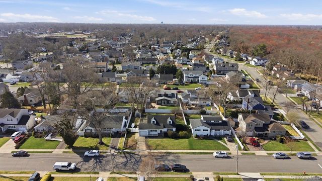 120 Willow Street, Massapequa Park, NY 11762