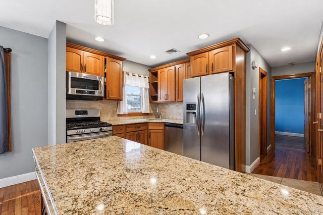 120 Willow Street, Massapequa Park, NY 11762