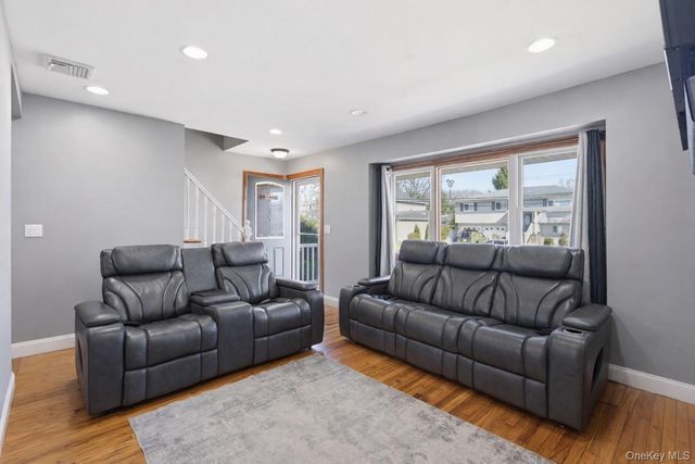 120 Willow Street, Massapequa Park, NY 11762