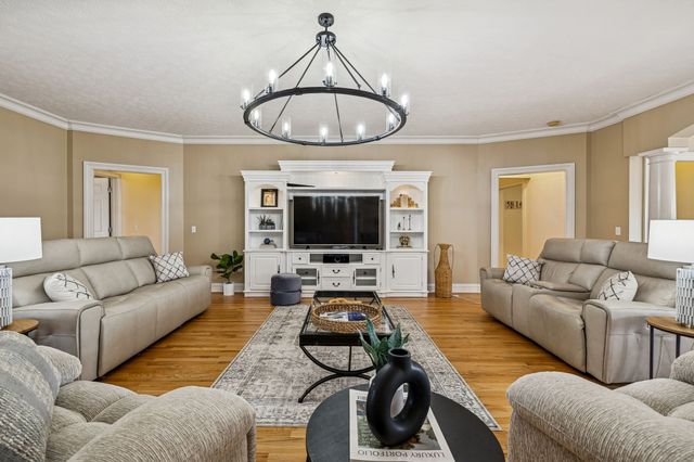 2049 Liebengood Rd, Goodlettsville, TN 37072