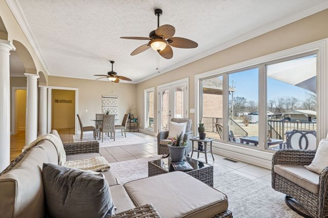 2049 Liebengood Rd, Goodlettsville, TN 37072