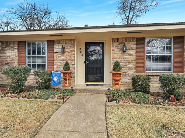 304 Ridgewood Drive, Richardson, TX 75080