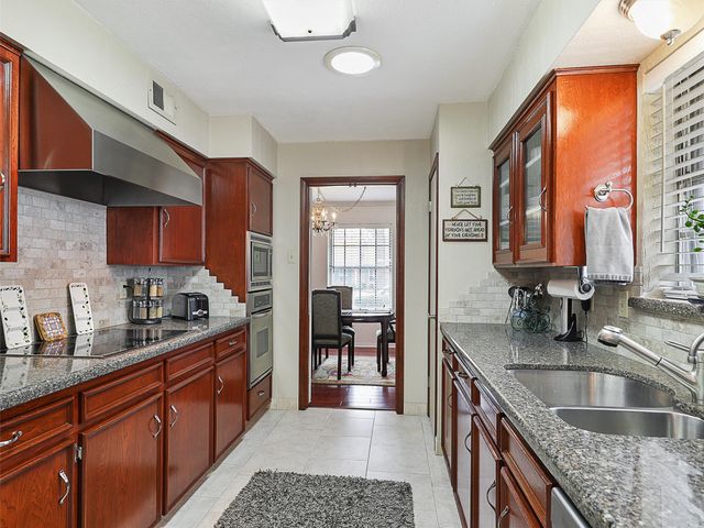 304 Ridgewood Drive, Richardson, TX 75080