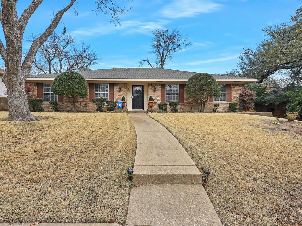 304 Ridgewood Drive, Richardson, TX 75080