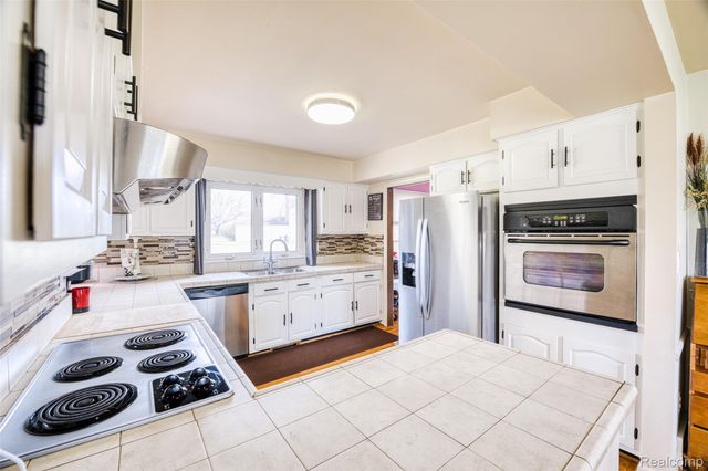 41862 Baintree Circle, Northville Township, MI 48168