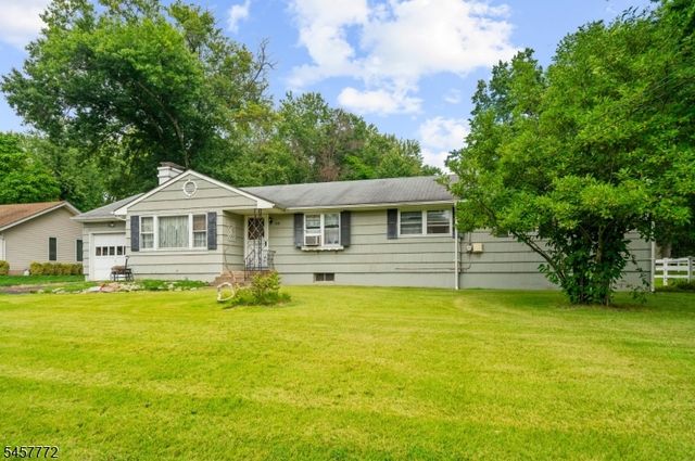 94 Woodlawn Ave, Bridgewater Twp., NJ 08807