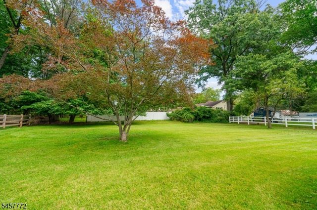 94 Woodlawn Ave, Bridgewater Twp., NJ 08807