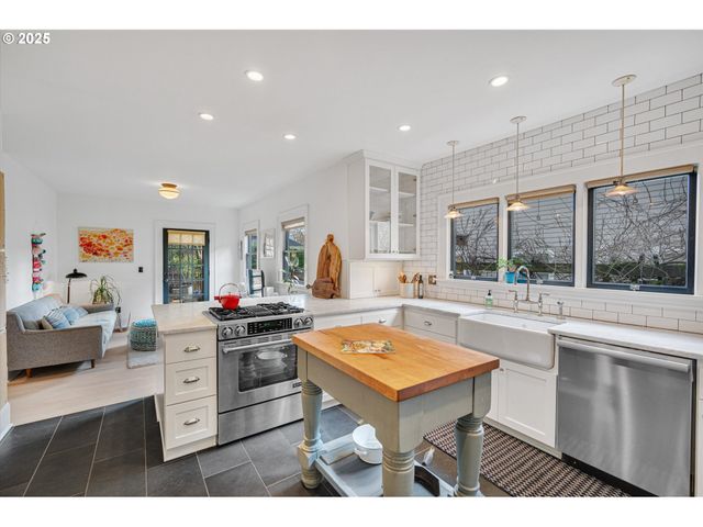 2532 Ne 49TH Ave, Portland, OR 97213