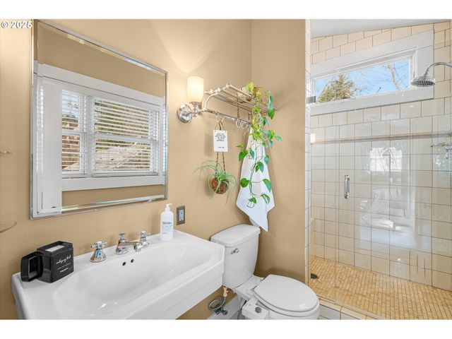 2532 Ne 49TH Ave, Portland, OR 97213