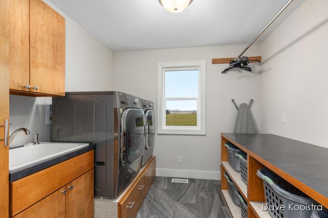 3905 Sunset View, Wayland, MI 49348