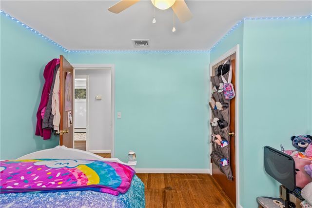 28 Hoyt Street, Warwick, RI 02886