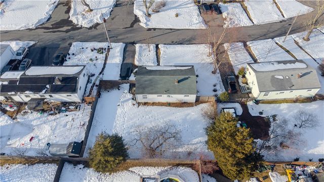 28 Hoyt Street, Warwick, RI 02886