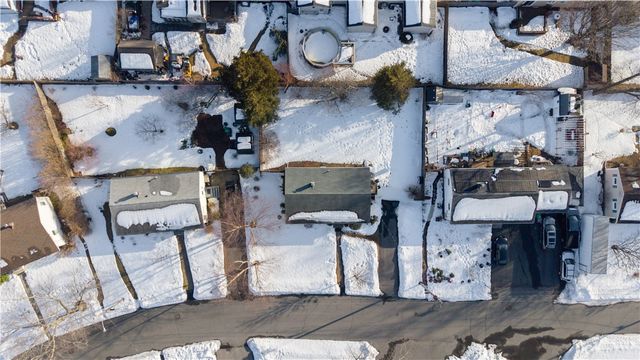 28 Hoyt Street, Warwick, RI 02886