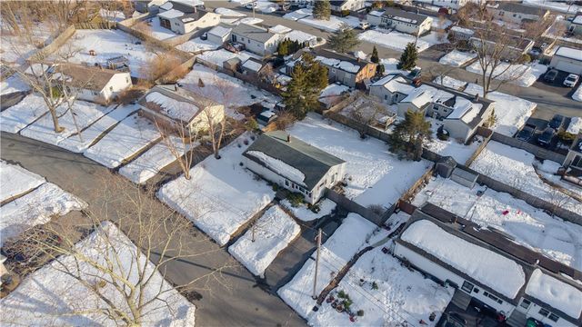 28 Hoyt Street, Warwick, RI 02886