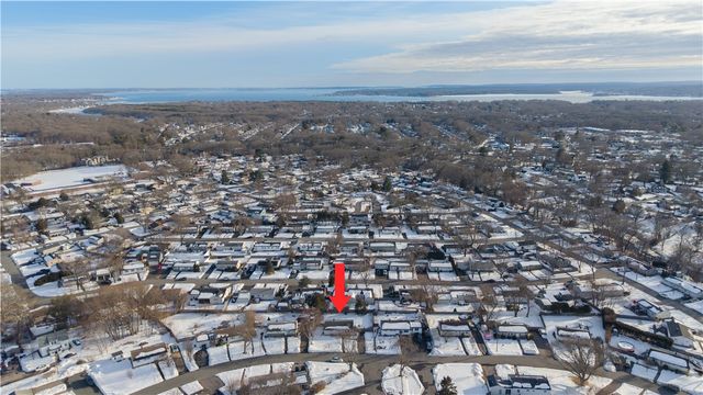 28 Hoyt Street, Warwick, RI 02886