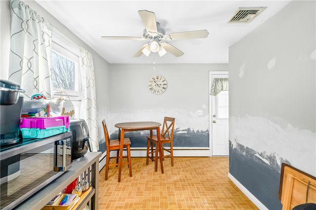 28 Hoyt Street, Warwick, RI 02886