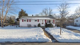 28 Hoyt Street, Warwick, RI 02886