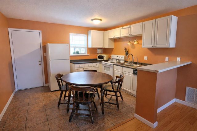 1648 TOWNE DR-ASH DR 1F, Columbia, MO 65202