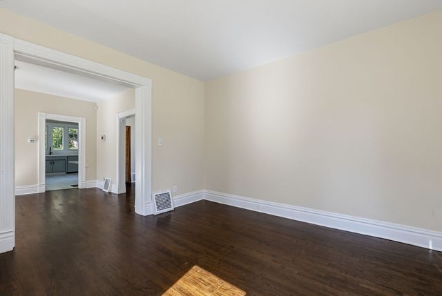 1312 Esplanade Avenue, Davenport, IA 52803