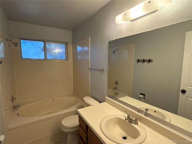 711 S Granby Cir, Aurora, CO 80012