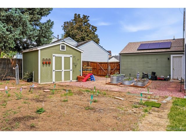 711 S Granby Cir, Aurora, CO 80012