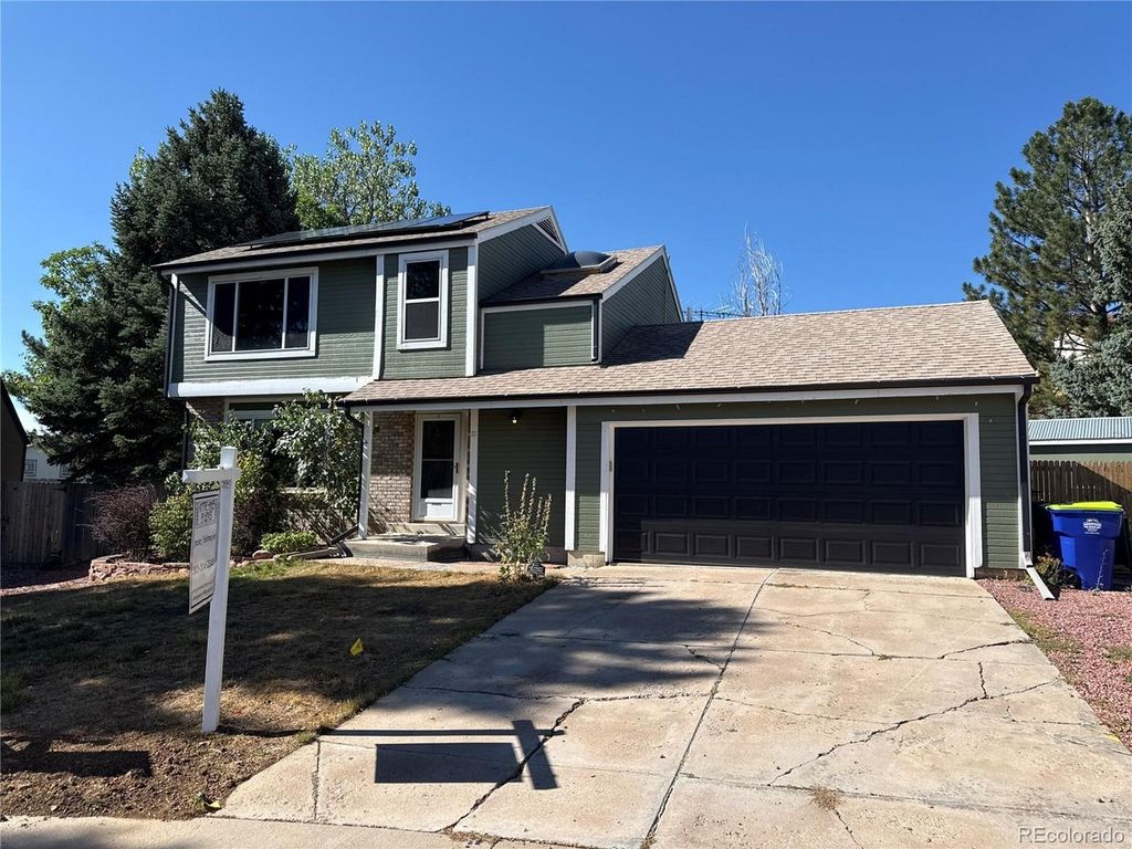 711 S Granby Cir, Aurora, CO 80012